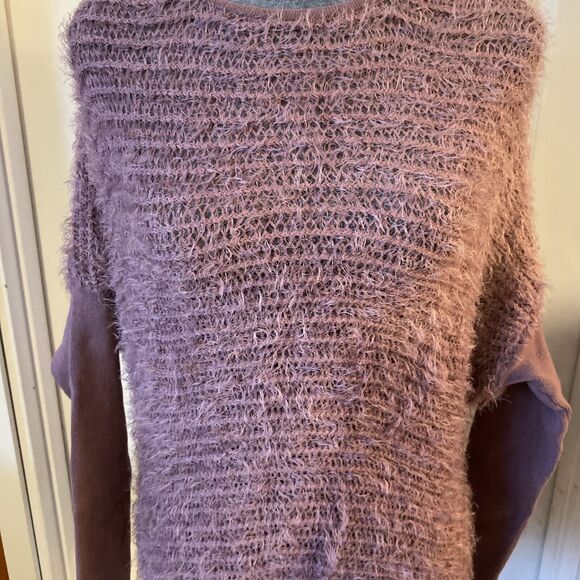 BKE Boutique Women’s Size Small Loose Knit Fuzzy Sweater Purple Round Neck - Picture 3 of 10